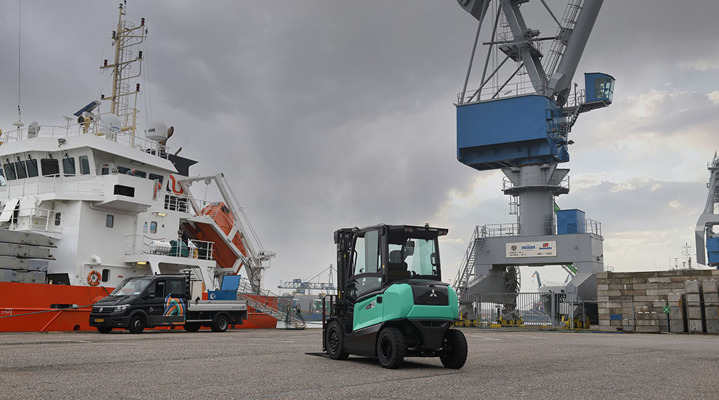 Mitsubishi EDiA-XL elektrische heftruck in de haven